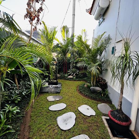 Cecillia Guesthouse Canggu Exteriör bild